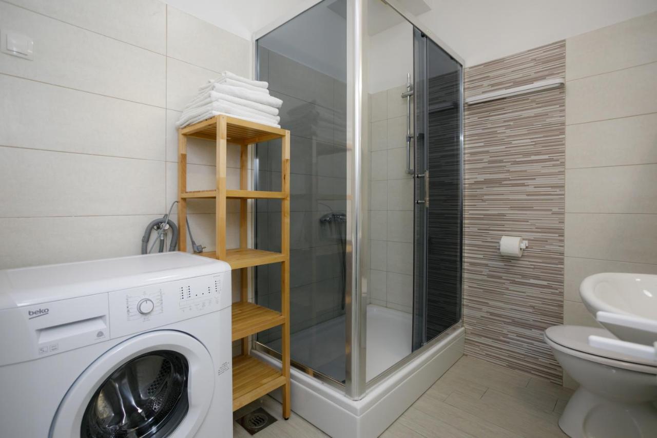 Oliva Apartment Vrbnik Bagian luar foto